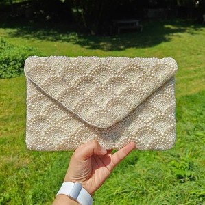 Pochette enveloppe festive artisanale perlée de perles de rocaille, sac à bandoulière pour mariage, événement, fête, sac à main de soirée artistique et élégant pour femme - Product Image 2
