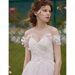 Ensemble de bijoux de mariée en cristal et strass pour femme, comprenant un collier de dos, des boucles d'oreilles pendantes et un bracelet - Cadeau idéal pour demoiselle d'honneur - Product Image 4