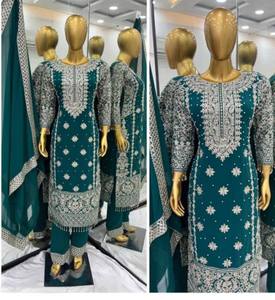Presentamos la nueva colección en tela georgette sintética con bordados elaborados y lentejuelas, conjunto de top, pantalón y dupatta, completamente cosido y listo para usar. - Product Image 6