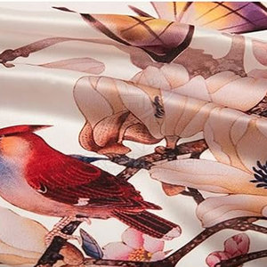 Pañuelo de Seda Estampado de Alta Calidad con Diseño de Logotipo Personalizado, Accesorio Ligero y Cómodo para Mujer - Product Image 5