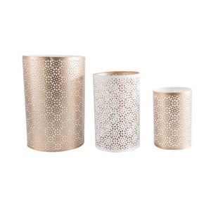 Porte-bougie en métal design, alliant durabilité, esthétique et éclat apaisant pour des intérieurs élégants - Product Image 1