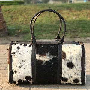 Bolsa de Viaje de Cuero Vintage con Pelo de Vaca, Bolsa de Lona de Piel de Vacuno para Fin de Semana, Equipaje de Mano Elegante y Resistente LHTB-0034 - Product Image 1