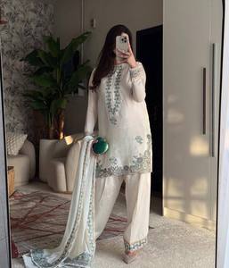 Traje Kurti Salwar de seda HO premium para mujer, el más vendido, con bordado de diseñador y dupatta de encaje elegante, para fiestas, en venta. - Product Image 4