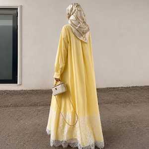 Vestido Maxi de Gasa Amarillo Pastel, Corte en A, para Mujer, Mangas Largas, Cuello Cuadrado, Cinturón Ajustable, Estampado Floral Blanco Intrincado - Product Image 3