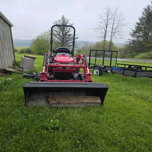 Tracteur compact Mahindra de qualité supérieure avec chargeur de 26 CV pour l'entretien des fermes, des jardins et des terres, prix direct usine - Product Image 1