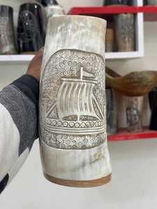 Tous types de sculptures et gravures manuelles [NON WILDLIFE] – Tasse en corne sculptée motif nordique, artisanat naturel, objet d'art de collection, étanche - Product Image 3