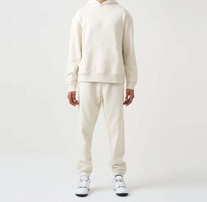 Ensemble de survêtement unisexe à capuche couleur unie avec poches latérales en coton respirant pour l'automne - Product Image 1