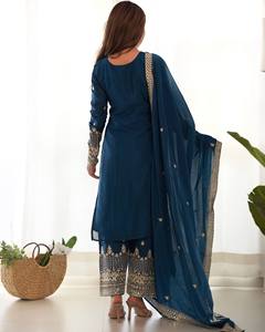 Conjunto de Top y Pantalones Palazzo de Seda Chinon con Bordado y Adornos Jari para Mujer, Estilo Fiesta, Boda, Diwali, con Dupatta, para Todas las Temporadas - Product Image 1