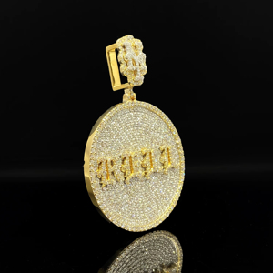 Chaîne pendentif givré en alliage plaqué or avec diamants pour homme The Ice Legacy - Cadeau et Fête - Product Image 1