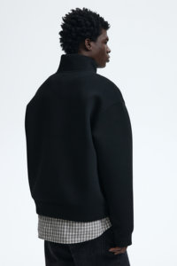 เสื้อสเวตเตอร์แขนยาวผู้ชายดีไซน์เรียบง่ายเสื้อแนวสตรีท - Product Image 4