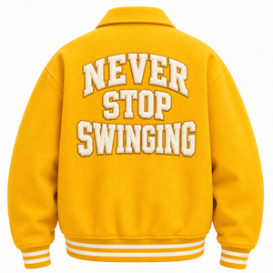 Chaqueta Varsity Amarilla para Hombre, Cuello Camisero, Bordado 'Never Stop Swinging', Estilo Preppy, Ropa de Otoño, Chaquetas Varsity Personalizadas - Product Image 2