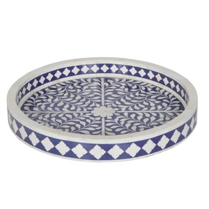 Plato Decorativo Redondo con Incrustaciones de Hueso Azul Cobalto, Diseño Artístico de Hojas Arabescas, Organizador de Mesa - Product Image 1