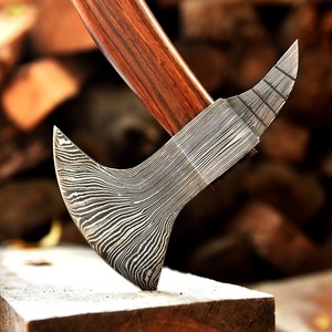 Tomahawk de Acero de Damasco Hecho a Mano, Personalizado, con Mango de Madera, Acero con Alto Contenido de Carbono, Diseño de Grado Industrial, Garantía de 3 Años para Bricolaje - Product Image 3