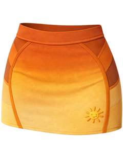 ชุดเซ็ตทูพีซสำหรับผู้หญิง สีส้มและเหลืองไล่เฉด ประกอบด้วยเสื้อครอปท็อปสายเดี่ยวคอกว้าง และกระโปรงมินิสั้นเอวสูงทรงเข้ารูป - Product Image 3