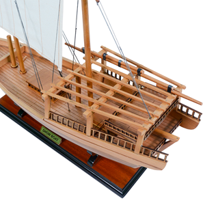 B403 - Maqueta de Barco Dhow de Madera de Cedro, Artesanía Pintada a Mano de Alta Calidad para Decoración del Hogar y Accesorios de Estilo Antiguo, Artículos de Regalo - Product Image 5