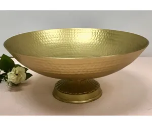 Elegante tazón de metal para servir, para una experiencia gastronómica de lujo. Tazón de metal de diseño artesanal para decoración del hogar y la oficina, con acabado seguro. - Product Image 2