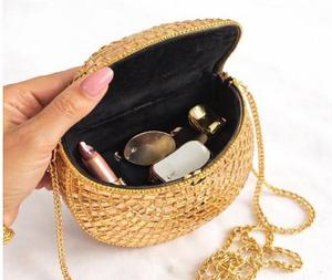 Elegante bolso de mano con adornos kundan y detalles intrincados, perfecto para bodas, fiestas y eventos festivos. - Product Image 5
