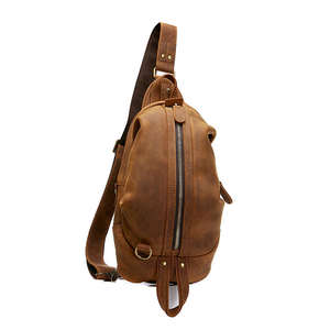 Bolso Bandolera Unisex de PU Impermeable Estilo Vintage Personalizado OEM con Cierre de Cremallera y Broche, y Correa con Amortiguación de Aire, Venta al por Mayor de Fábrica - Product Image 3