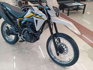 Moto tout-terrain 2025 XR 190L 190cc pour adultes avec une capacité fiable d'aventure sur route et hors route - Product Image 3