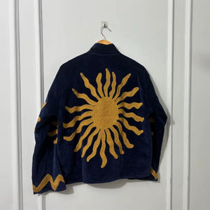 Chaqueta Corta Bomber de Terciopelo Bordada Estilo Suzani, Tejida y Transpirable, Chaqueta de Invierno Bohemia, Estilo Urbano Inspirado en Uzbekistán - Product Image 1