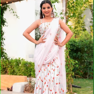 มรกต บลิง พรี เดรป เซรี คอลเลคชั่นผ้าซารีแบบดั้งเดิมที่สวยงามและกำลังเป็นที่นิยม - Product Image 1