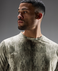 T-shirt à manches courtes pour homme, col rond, coupe classique, en tissu tricoté respirant, imprimé tie-dye, 100% polyester, tricoté sur mesure - Product Image 3