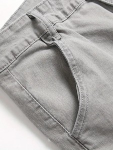 Servicio OEM al por mayor: Pantalones vaqueros de algodón y elastano para hombre, personalizados, de invierno, lisos, desgastados, estilo casual urbano, lavados y bordados. - Product Image 4