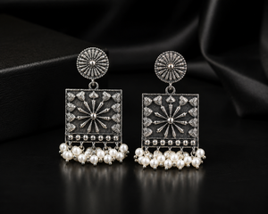 Pendientes Colgantes Étnicos Banjara de Aleación de Plata Oxidada y Oro al por Mayor, Diseño Largo y Elegante, Regalo Tradicional Antiguo para Mujer - Product Image 4