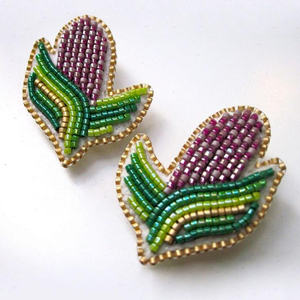 ต่างหูปักครอสติชแบบคลาสสิกสำหรับทุกเพศ ดีไซน์ล่าสุด ประดับมุกและลูกปัด งานฝีมือปักลาย สำหรับงานแต่งงานและงานหมั้น - Product Image 2