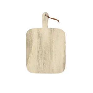 Planche à découper légère en bambou, idéale pour trancher les fruits, les légumes, le pain et le fromage dans les petites cuisines. - Product Image 4