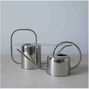 Bidon d'eau en acier inoxydable magnifiquement conçu avec un profil moderne et élégant et une utilisation pratique pour tous les amateurs de plantes - Product Image 6