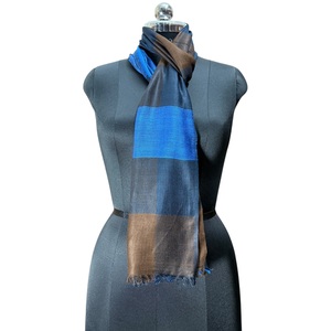 Écharpe unisexe de luxe à larges rayures, tissée à la main, bleu et marron, châle d'automne, écharpe unisexe, best-seller - Product Image 1