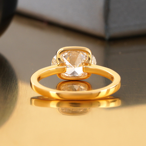 Anillo de Compromiso Solitario con Bisel de Diamante Cultivado en Laboratorio de Corte Ovalado de 2.00 CT, Oro Amarillo/Blanco de 14K Minimalista, Claridad VS1, Corte VVS2 - Product Image 4