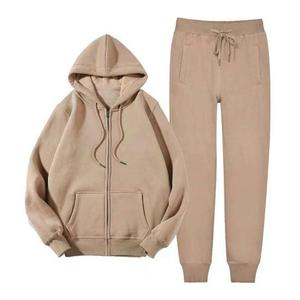 Conjunto Deportivo Informal para Hombre con Logotipo Personalizado |   Conjunto Deportivo de 2 Piezas: Sudadera Corta con Capucha y Pantalones Deportivos |   Fabricante OEM - Product Image 5