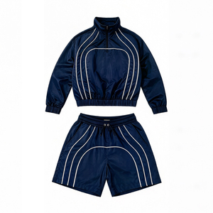 Ensemble de survêtement imperméable et à séchage rapide pour homme, avec veste coupe-vent à demi-zip à rayures réfléchissantes et short à taille élastique, personnalisable en gros - Product Image 2