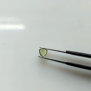 Péridot vert naturel 5 mm, taille triligne, qualité supérieure, pierre précieuse en vrac pour la fabrication de bijoux - Product Image 2