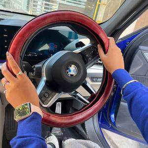 Housse de volant en cuir véritable, design tendance, fabriquée à la main, universelle et élégante, pour fabricants. - Product Image 4