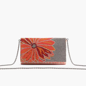 กระเป๋าคลัทช์ปักลูกปัดหรูหราสำหรับผู้หญิง ดีไซน์สวยงาม น้ำหนักเบา พกพาสะดวก เหมาะสำหรับงานแต่งงาน - Product Image 6