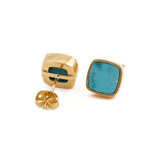 Pendientes de tuerca cuadrados con gema de turquesa azul natural en forma de cojín - Bañados en oro - Piedra de nacimiento de diciembre - Joyería hecha a mano - Product Image 3