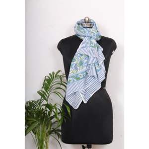 Écharpe bohème en coton faite à la main pour femme, imprimée au bloc, idéale comme cache-maillot de bain et pour les tenues d'été, la plage ou comme vêtement de nuit. - Product Image 3