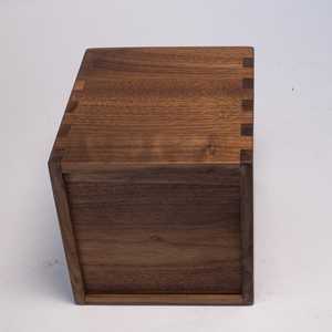 Organisateur en bois d'acacia naturel fait main |   Porte-boîte à mouchoirs en bois, décoration d'intérieur, cadeau |   Boîte en bois décorative pour le salon - Product Image 6