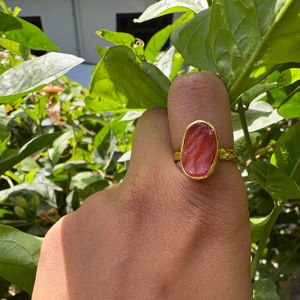 Bague en pierres naturelles personnalisées pour femmes avec bandeau en argent orné de bijoux de style bohème faits à la main fournisseur de bagues de déclaration en gros - Product Image 1