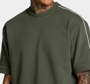 Ensemble d'été décontracté 2 pièces pour homme de qualité supérieure OEM avec t-shirt et short à doublure contrastée – Tenue respirante et à séchage rapide pour homme - Product Image 4