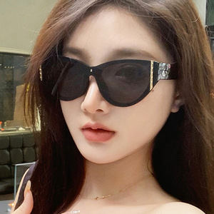 Full Rim <b>Square</b> Cat-Eye <b>Sunglasses</b> UV400 Protection Comfortable Gold Korean Style Popular Douyin Xiaohongshu Retro One-Piece - Product Image 4