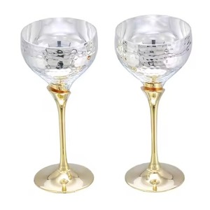 Nouveau design de gobelet à vin en métal, coupe à vin réutilisable en acier inoxydable, verre à pied élégant et haut de gamme pour les fêtes - Product Image 2