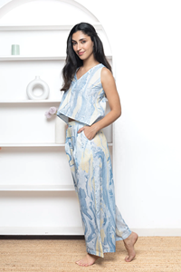Casual Floral Printed V-Neck Sleeveless Top & Ankle-Length Trousers Pure Cotton Co-ords <b>Set</b> with Tie Dye Printed - Product Image 4