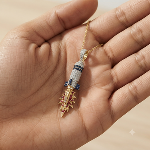Colgante de Plata 925 de Moda, Joyería Fina Hip Hop, Personalizado con Diseño de Cohete y Llama, Diamante Cultivado en Laboratorio, Efecto Brillante, Bañado en Rodio - Product Image 4