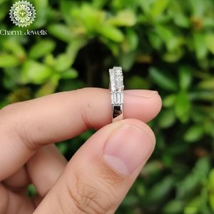 แหวนหมั้นเพชรโมอิสซาไนต์ทรงคุชชั่น Charm Jewells รับรองโดย IGI ชุบทอง 18K แบบหนามเตย แหวนแต่งงานคลาสสิกสำหรับผู้หญิง รุ่นที่ 3 - Product Image 2