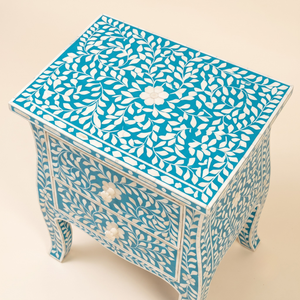 Table de chevet artisanale en os incrusté avec tiroir à motif floral, meuble indien poli sur mesure pour usage en ferme. - Product Image 3