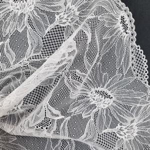 Tissu en dentelle florale large 23 cm extensible Spandex/Nylon léger pour lingerie, robes, mariages, élégant bord festonné - Product Image 6
